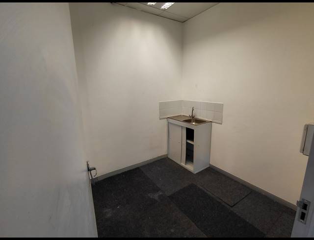 176M² OFFICE TO LET IN RANDJESPARK